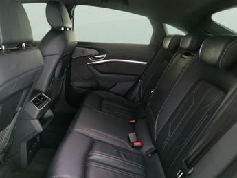 Audi e-tron 50 Black Edition Sportback quattro 71.2kWh (11kW Charger) (313 p