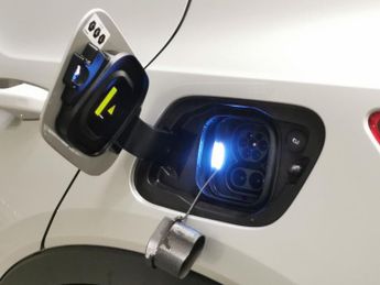Volvo XC40 Recharge Twin 82kWh Plus AWD (408 ps) - CRUISE - WIRELESS CHARGE