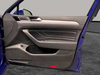 Volkswagen Passat 2.0 TDI EVO R-Line DSG (150 ps) - PARK SENSORS - PADDLE SHIFT