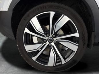 Volvo XC40 1.5h T4 Recharge 10.7kWh R-Design Plug-in (211 ps) - ADAPT CRUIS
