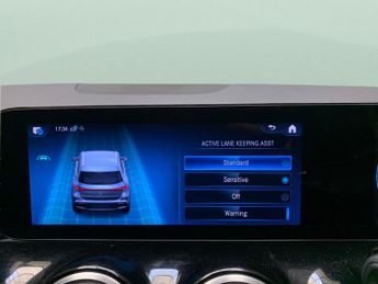 Mercedes-Benz EQA EQA 250+ 70.5kWh AMG Line (Premium) (190 ps) - ADAPTIVE LIGHTS