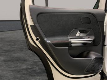 Mercedes-Benz EQA EQA 250+ 70.5kWh AMG Line (Premium) (190 ps) - ADAPTIVE LIGHTS