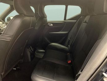 Volvo XC40 1.5h T5 Twin Engine Recharge 10.7kWh R-Design Pro Plug-in (262 p