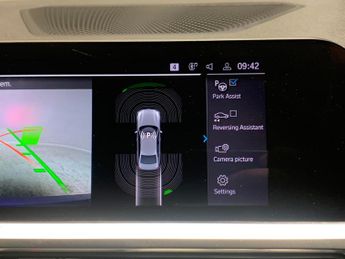 BMW 3 Series 2.0 330e 12kWh M Sport Plug-in (292 ps) - ADAPTIVE LIGHTS