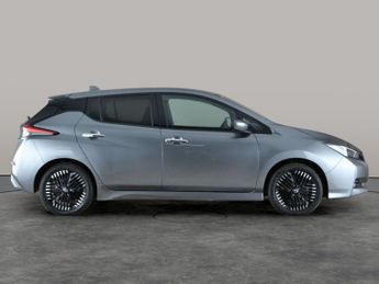 Nissan Leaf 39kWh Tekna (150 ps) - LED - NAV - LANE DEPARTURE