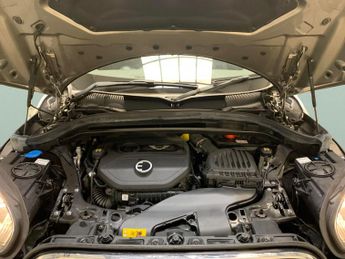 Mini Countryman 1.5 7.6kWh Cooper SE Plug-in ALL4 (224 ps) - CARPLAY - NAV