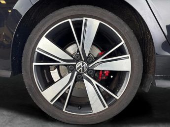 Volkswagen Golf 2.0 TDI GTD DSG (200 ps) - WIFI - LANE DEPARTURE  - BLUETOOTH