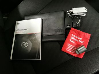 Toyota Yaris 1.5 VVT-h Icon E-CVT (116 ps) - BLUETOOTH - AIR CON - AUTO HEADL