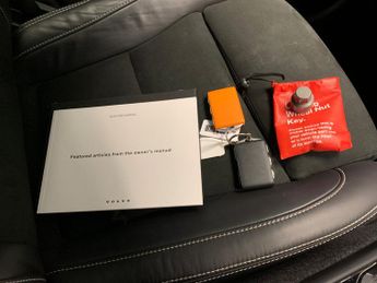 Volvo XC40 1.5h T5 Twin Engine Recharge 10.7kWh R-Design Pro Plug-in (262 p