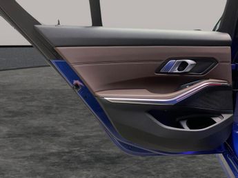 BMW 3 Series 2.0 330e 12kWh M Sport Plug-in (292 ps) - ACOUSTIC GLAZING