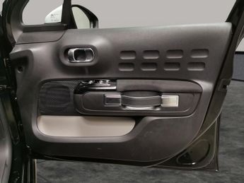 Citroen C3 1.2 PureTech PLUS EAT6 (110 ps) - AIR CON - PARK SENSORS