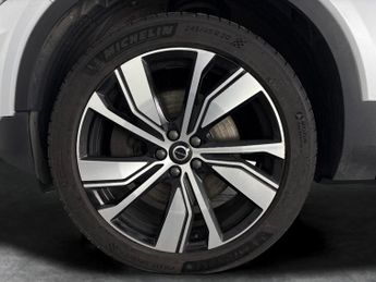 Volvo XC40 1.5h T4 Recharge 10.7kWh R-Design Plug-in (211 ps) - ADAPT CRUIS