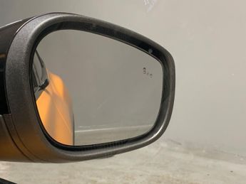 Ford Mustang Mach-e Extended Range 91kWh Automatic AWD (351 ps) - HEATED SEATS - NAV