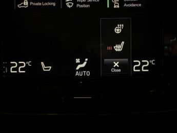 Volvo XC40 1.5h T4 Recharge 10.7kWh R-Design Plug-in (211 ps) - ADAPT CRUIS