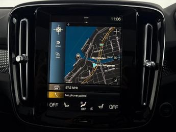 Volvo XC40 1.5h T4 Recharge 10.7kWh R-Design Plug-in (211 ps) - ADAPT CRUIS