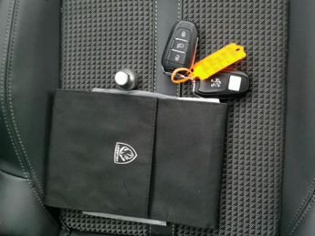 Peugeot E-2008 50kWh GT (136 ps) - HEATED SEATS - BLIND SPOT ASSIST - BLUETOOTH