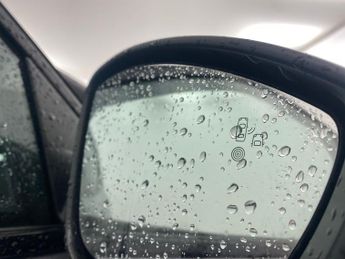 Peugeot E-2008 50kWh GT (136 ps) - BLIND SPOT ASSIST - LANE DEPARTURE  - BLUETO