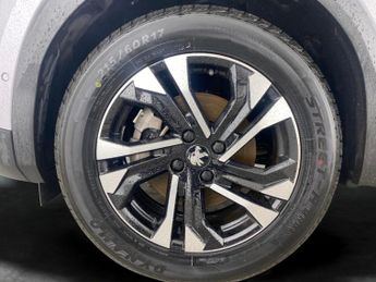Peugeot E-2008 50kWh GT (136 ps) - BLIND SPOT ASSIST - LANE DEPARTURE  - BLUETO