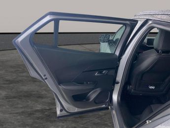 Peugeot E-2008 50kWh GT (136 ps) - BLIND SPOT ASSIST - LANE DEPARTURE  - BLUETO