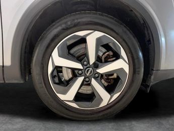 Nissan Qashqai 1.5 h e-POWER Acenta Premium (190 ps) - LANE DEPARTURE  - BLUETO