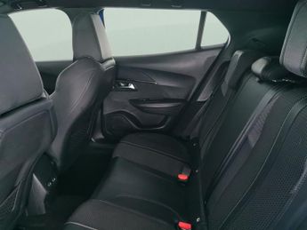 Peugeot E-2008 50kWh GT (136 ps) - HEATED SEATS - BLIND SPOT ASSIST - BLUETOOTH