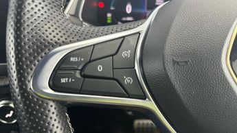 Renault Captur 1.6 E-TECH 9.8kWh E-Tech engineered Plug-in (160 ps) - BLUETOOTH