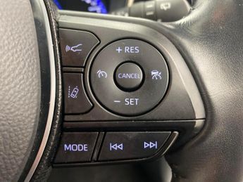 Toyota Corolla 2.0 VVT-h Design Touring Sports CVT (184 ps) - REVERSE CAM - NAV