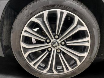 Toyota Corolla 2.0 VVT-h Design Touring Sports CVT (184 ps) - REVERSE CAM - NAV