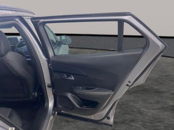 Peugeot E-2008 50kWh GT (136 ps) - BLIND SPOT ASSIST - LANE DEPARTURE  - BLUETO
