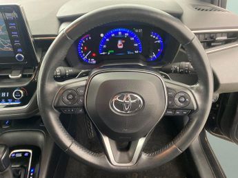 Toyota Corolla 2.0 VVT-h Design Touring Sports CVT (184 ps) - REVERSE CAM - NAV