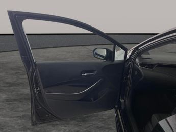 Toyota Corolla 2.0 VVT-h Design Touring Sports CVT (184 ps) - REVERSE CAM - NAV