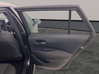 Toyota Corolla 2.0 VVT-h Design Touring Sports CVT (184 ps) - REVERSE CAM - NAV