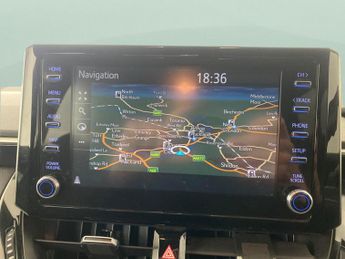 Toyota Corolla 2.0 VVT-h Design Touring Sports CVT (184 ps) - REVERSE CAM - NAV