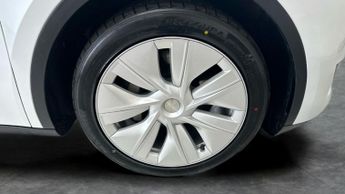 Tesla Model Y SUV RWD (346 ps) - HEATED STEERING - BLIND SPOT ASSIST - BLUETOO