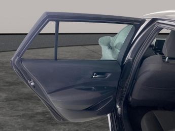 Toyota Corolla 2.0 VVT-h Design Touring Sports CVT (184 ps) - REVERSE CAM - NAV