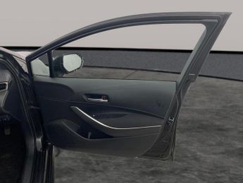 Toyota Corolla 2.0 VVT-h Design Touring Sports CVT (184 ps) - REVERSE CAM - NAV