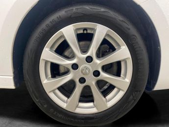 Vauxhall Corsa 1.2 Turbo Design (100 ps) - LED - BLUETOOTH - CRUISE