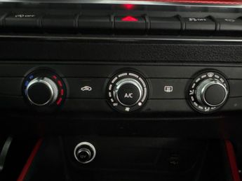 Audi Q2 1.6 TDI 30 Sport S Tronic (116 ps) - DAB - BLUETOOTH - CRUISE