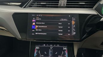 Audi e-tron 50 Technik quattro 71.2kWh (313 ps) - ADJUSTABLE SUSPENSION - BL