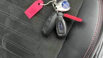 Ford Kuga 2.5h Duratec ST-Line Edition CVT (190 ps) - REVERSE CAM - NAV - 