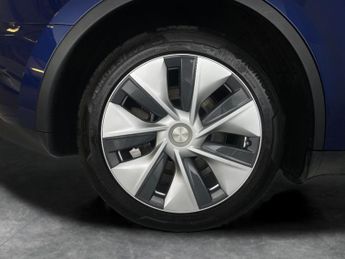 Tesla Model Y (Dual Motor) Long Range 4WDE (384 bhp) - REVERSE CAM - NAV - LEA