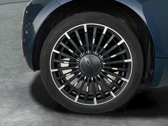 Fiat 500e 42kWh La Prima (118 ps) - REVERSE CAM - NAV - HEATED LEATHER