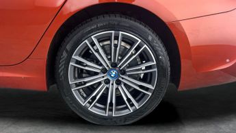 BMW 3 Series 2.0 330e 12kWh M Sport Plug-in (292 ps) - PERFORMANCE CONTROL - 