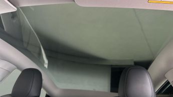 Tesla Model Y SUV RWD (346 ps) - HEATED STEERING - BLIND SPOT ASSIST - BLUETOO