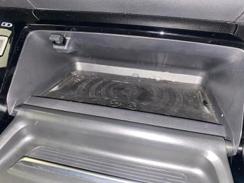 Peugeot E-2008 50kWh GT (136 ps) - BLIND SPOT ASSIST - LANE DEPARTURE  - BLUETO