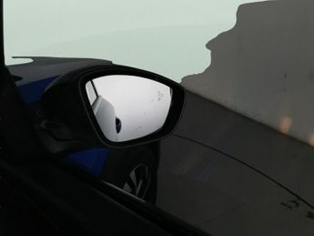 Peugeot E-2008 50kWh GT (136 ps) - HEATED SEATS - BLIND SPOT ASSIST - BLUETOOTH