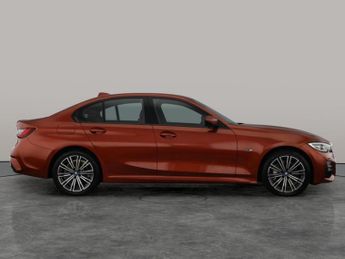 BMW 3 Series 2.0 330e 12kWh M Sport Plug-in (292 ps) - ADAPTIVE LIGHTS