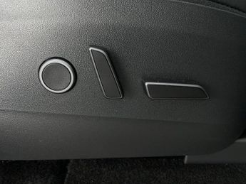 Tesla Model Y (Dual Motor) Long Range 4WDE (384 bhp) - REVERSE CAM - NAV - LEA