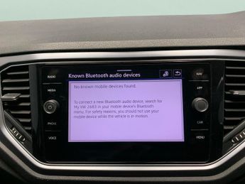 Volkswagen T-Roc 1.5 TSI EVO Active DSG (150 ps) - NAV - CARPLAY - HEATED SEATS