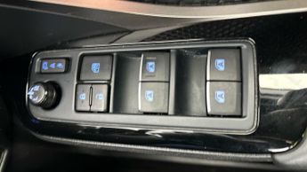 Toyota C-HR 1.8 VVT-h Design CVT (122 ps) - LANE DEPARTURE ALERT - BLUETOOTH